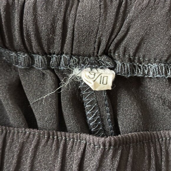 Lightweight Black Slip Skirt- Size 9/10 - Picture 3 of 3